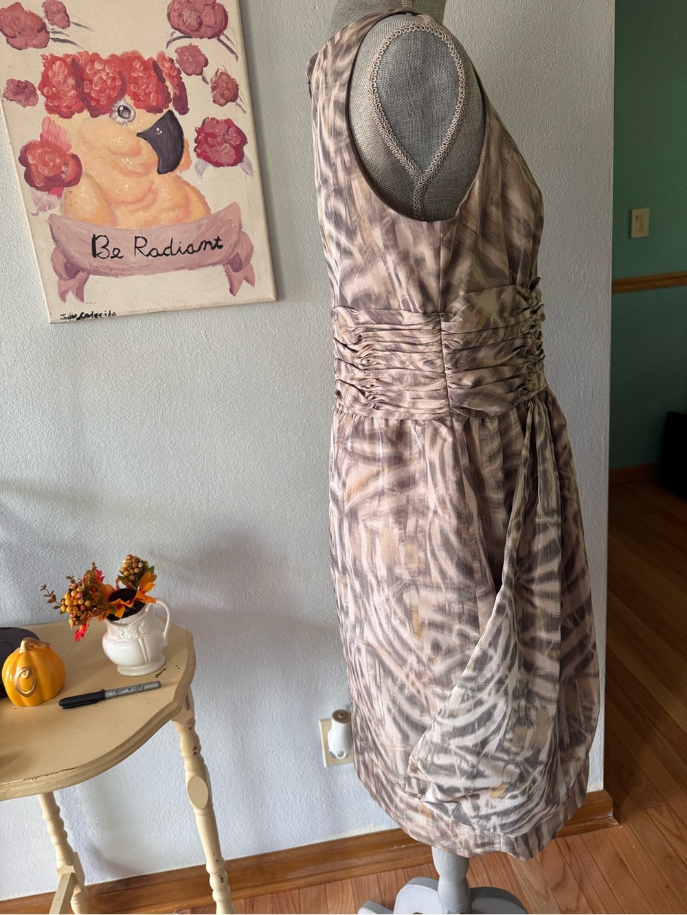 LAFAYETTE 148 NewYork sheath neutral midi dress size 10 - Picture 2 of 14